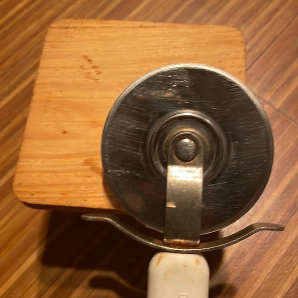 28 BOGO kitchen supplies - Picture 6 of 17